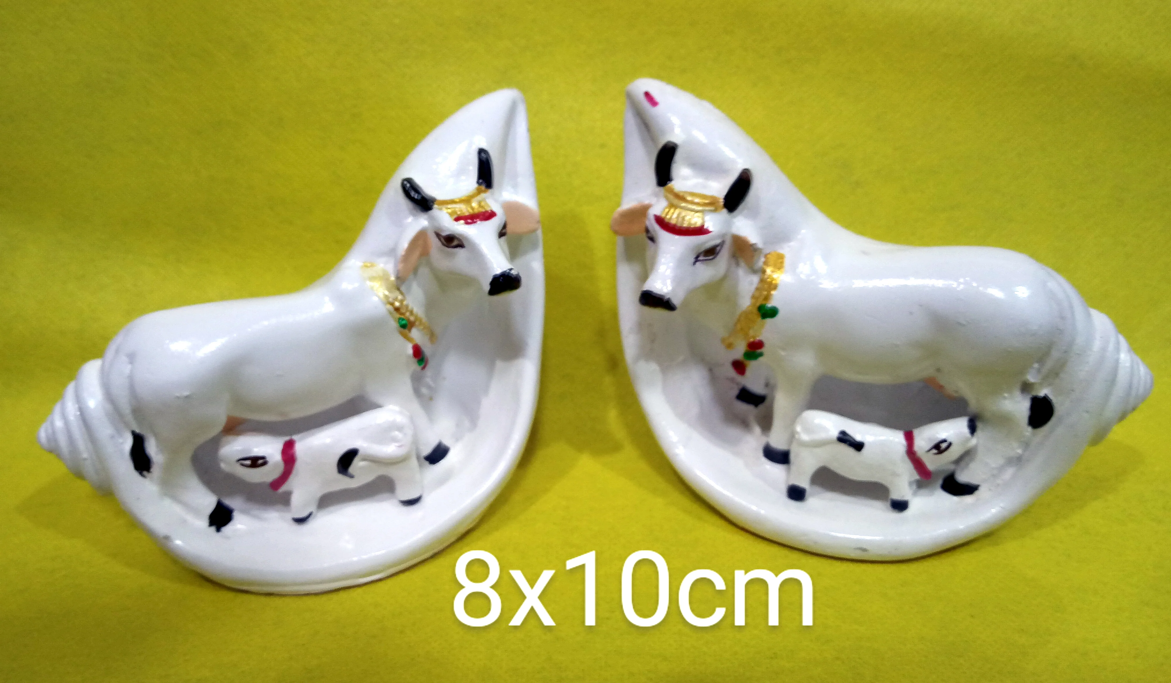 COW IN SEA SHELL  8x10 CM.SET OF 2